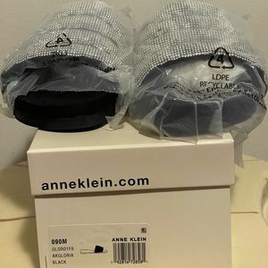 Anne Klein, Akgloria Black Sandals